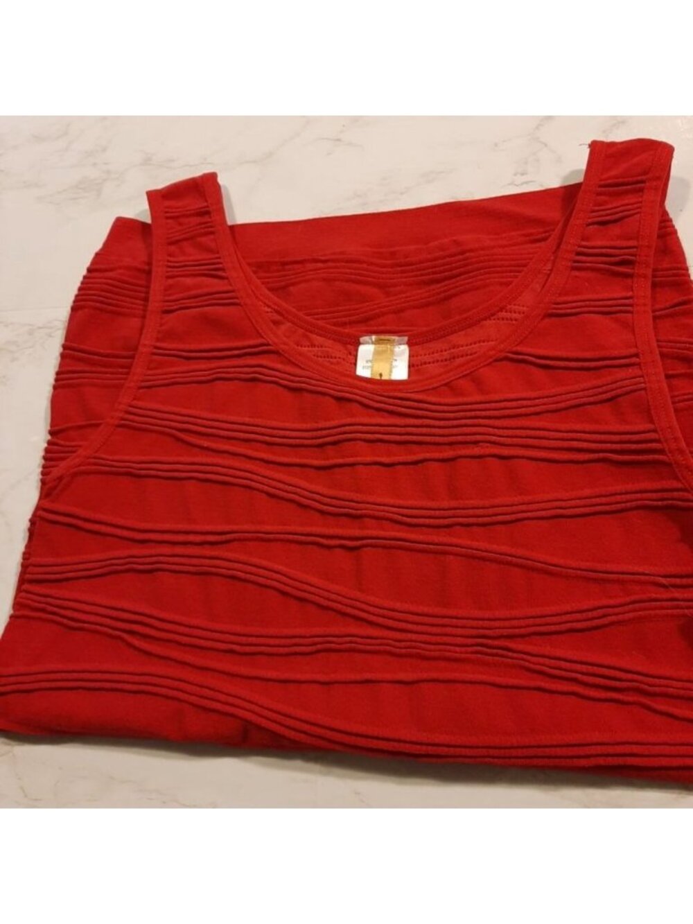 sleeveless Top~ Stretch~ Red - Picture 7 of 9